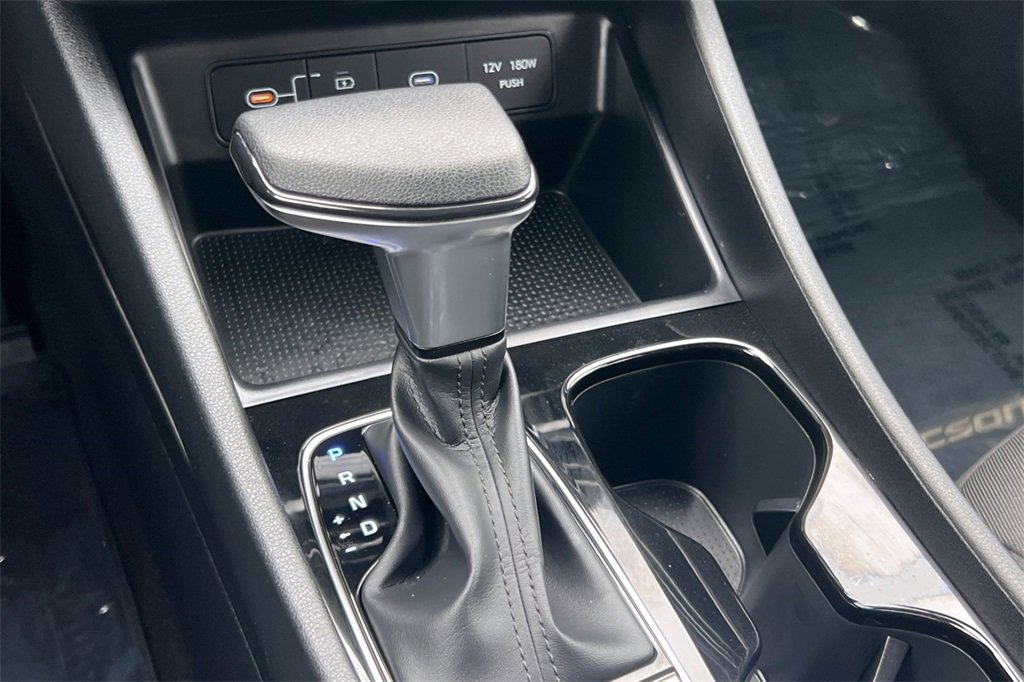 Used 2025 Hyundai Tucson SE image 23