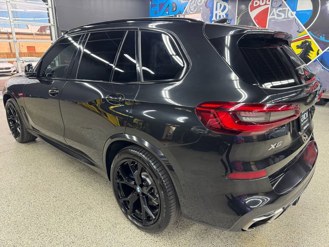 Used 2019 BMW X5 xDrive50i w/ M Sport Package image 3