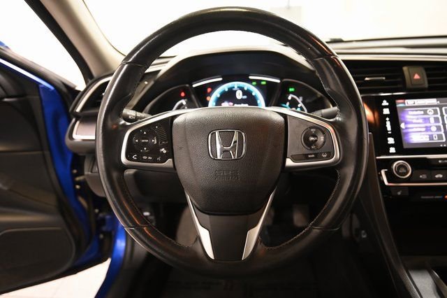 Used 2018 Honda Civic Touring image 4