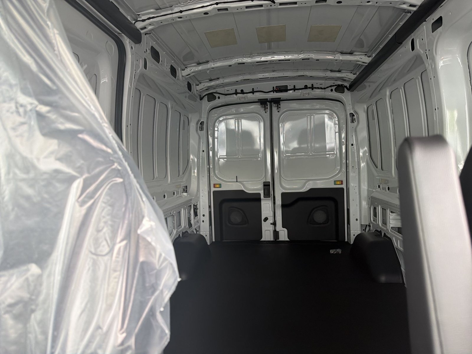 New 2026 Ford Transit 250 148 Medium Roof RWD image 32