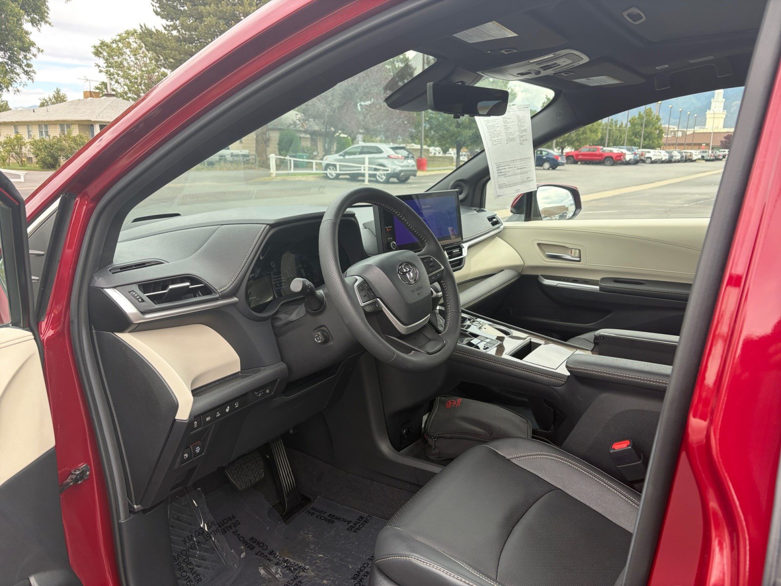 Used 2026 Toyota Sienna Platinum AWD/4WD image 10