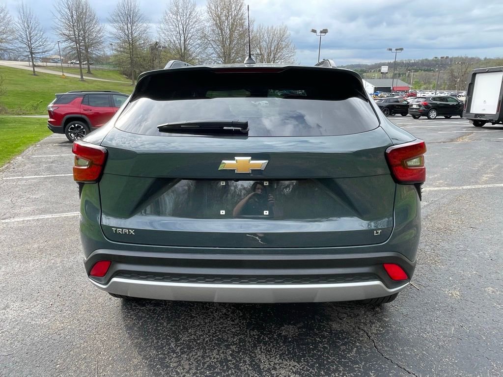 Certified 2025 Chevrolet Trax LT w/ LT Convenience Package image 4