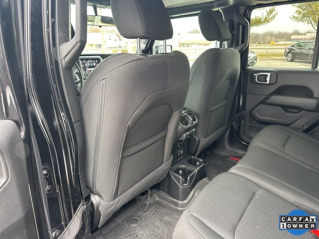 Used 2021 Jeep Wrangler Unlimited Sahara AWD/4WD image 39