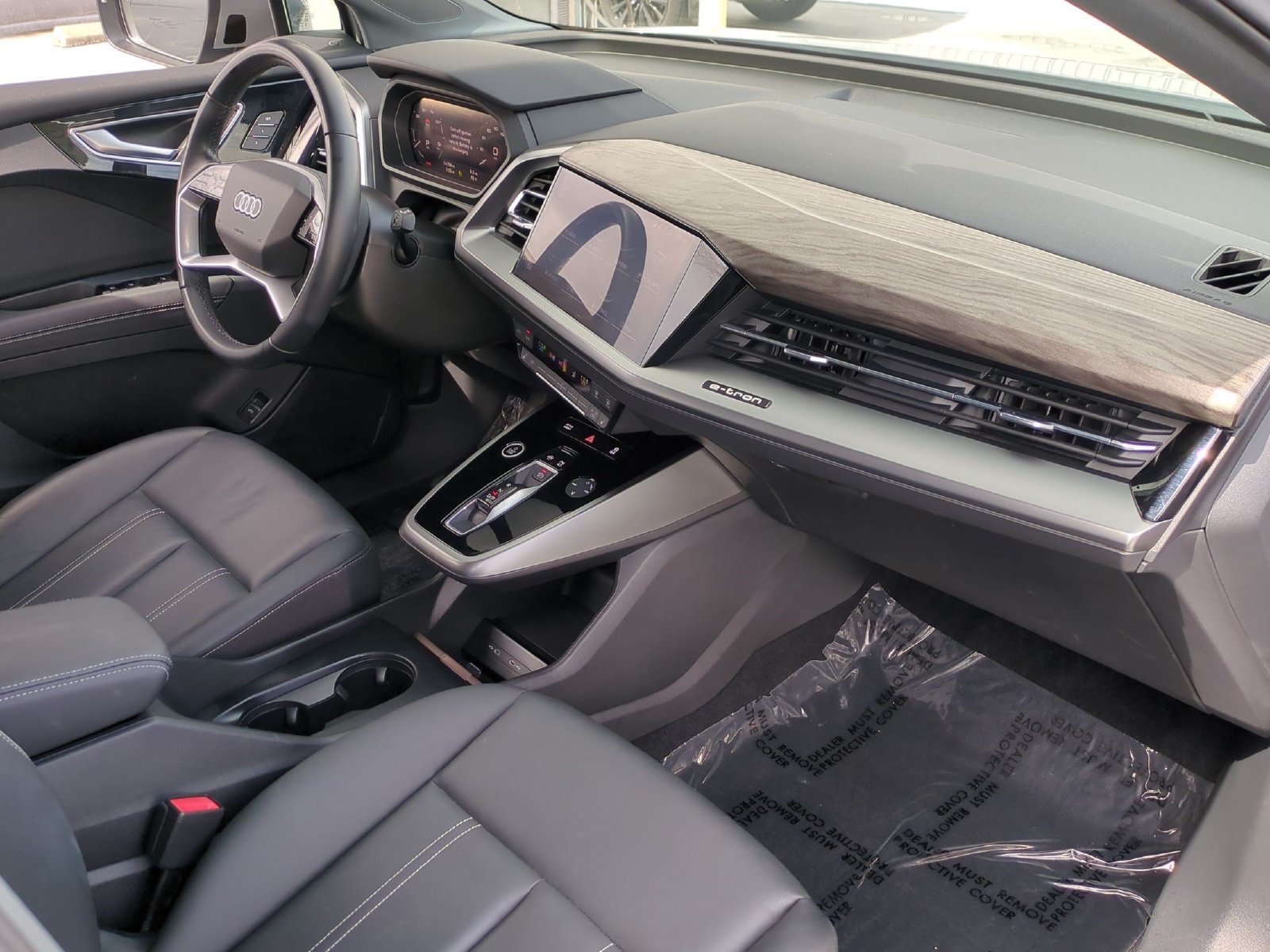 Used 2023 Audi Q4 e-tron Premium w/ Convenience Package AWD/4WD image 21