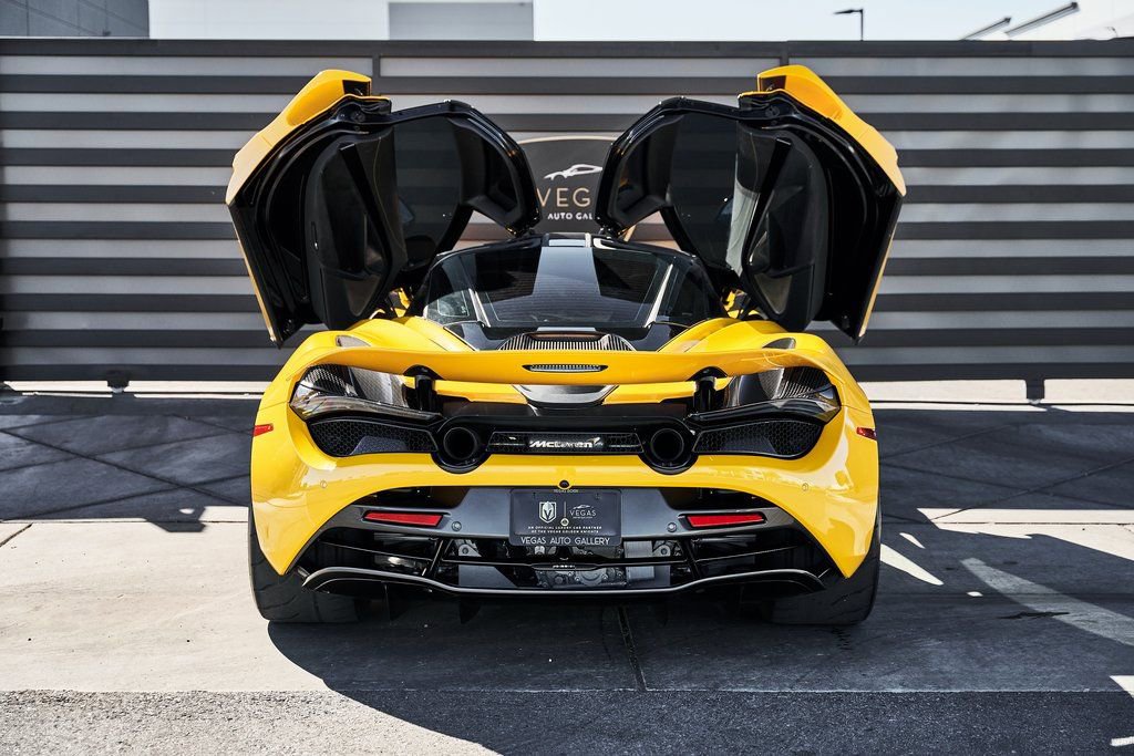 Used 2019 McLaren 720S RWD image 24