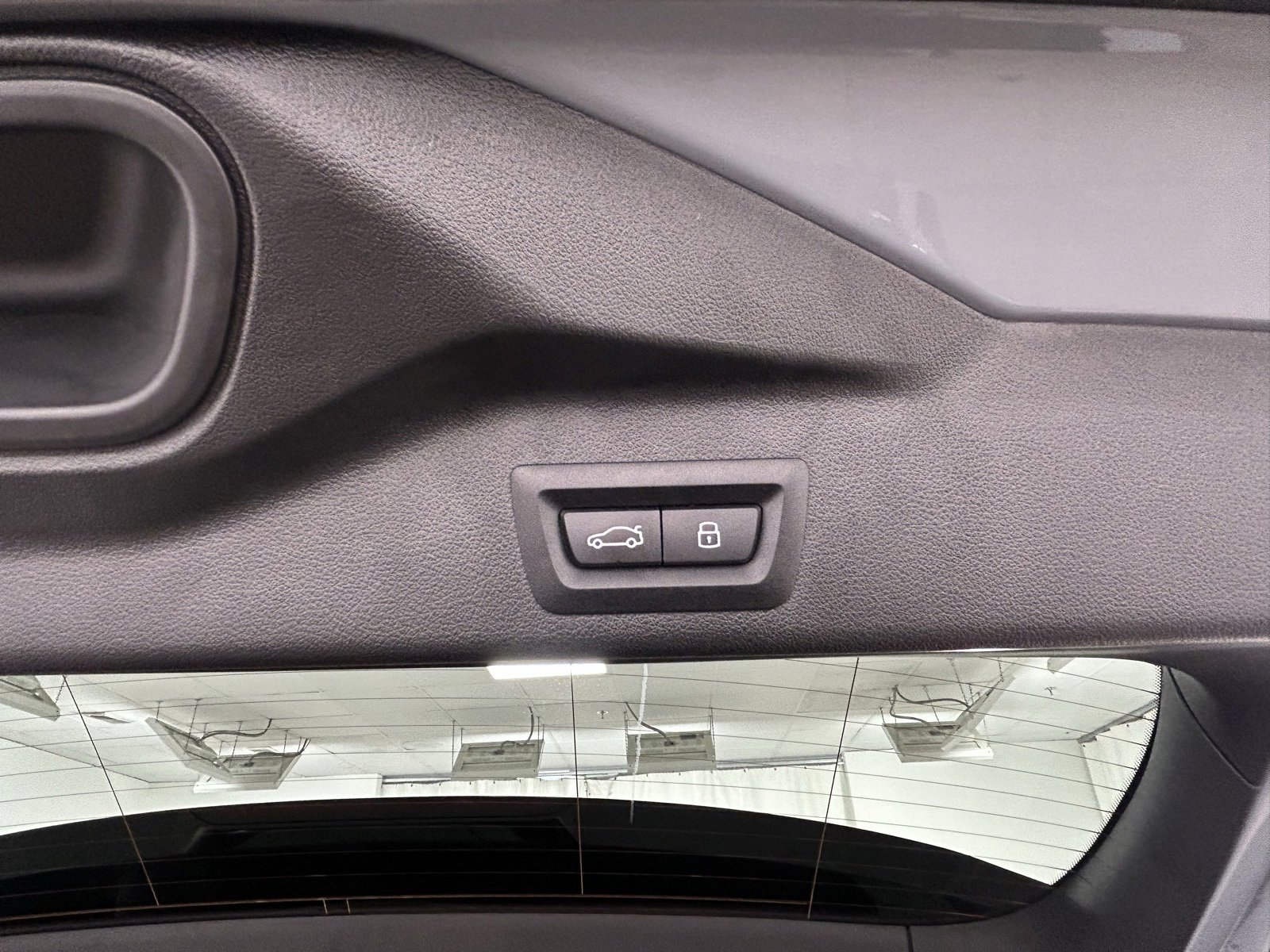 Used 2025 BMW X5 M60i image 40