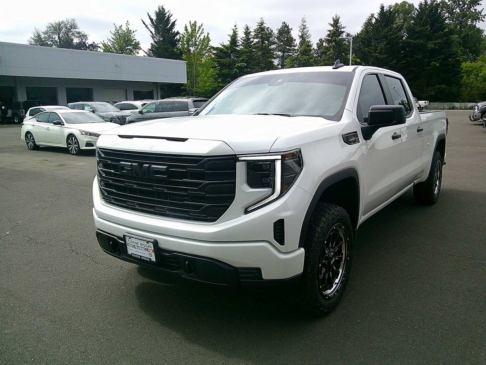 Used 2024 GMC Sierra 1500 Pro w/ Graphite Edition
