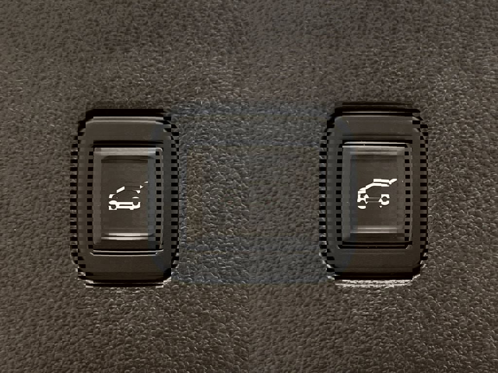 Used 2023 Buick Enclave Avenir image 33