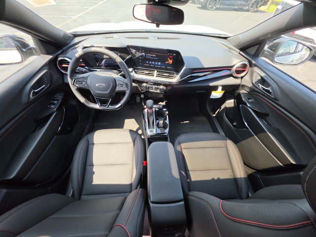 New 2026 Chevrolet Trax RS w/ Sunroof Package FWD image 23