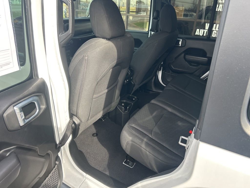 Used 2022 Jeep Wrangler Unlimited Sport AWD/4WD image 9