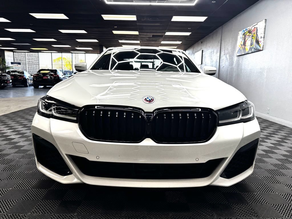 Used 2023 BMW M550i xDrive w/ Executive Package AWD/4WD image 4