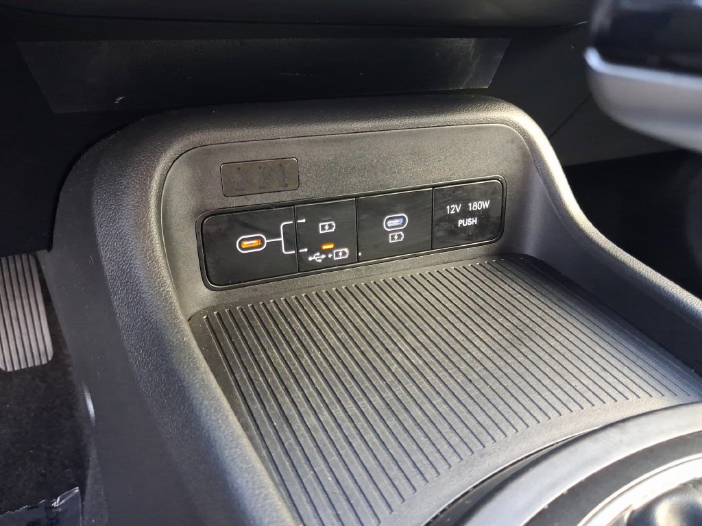 Used 2025 Hyundai Kona SEL FWD image 24