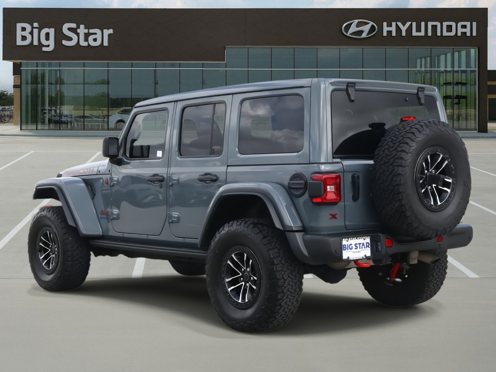 Used 2024 Jeep Wrangler Unlimited Rubicon image 3