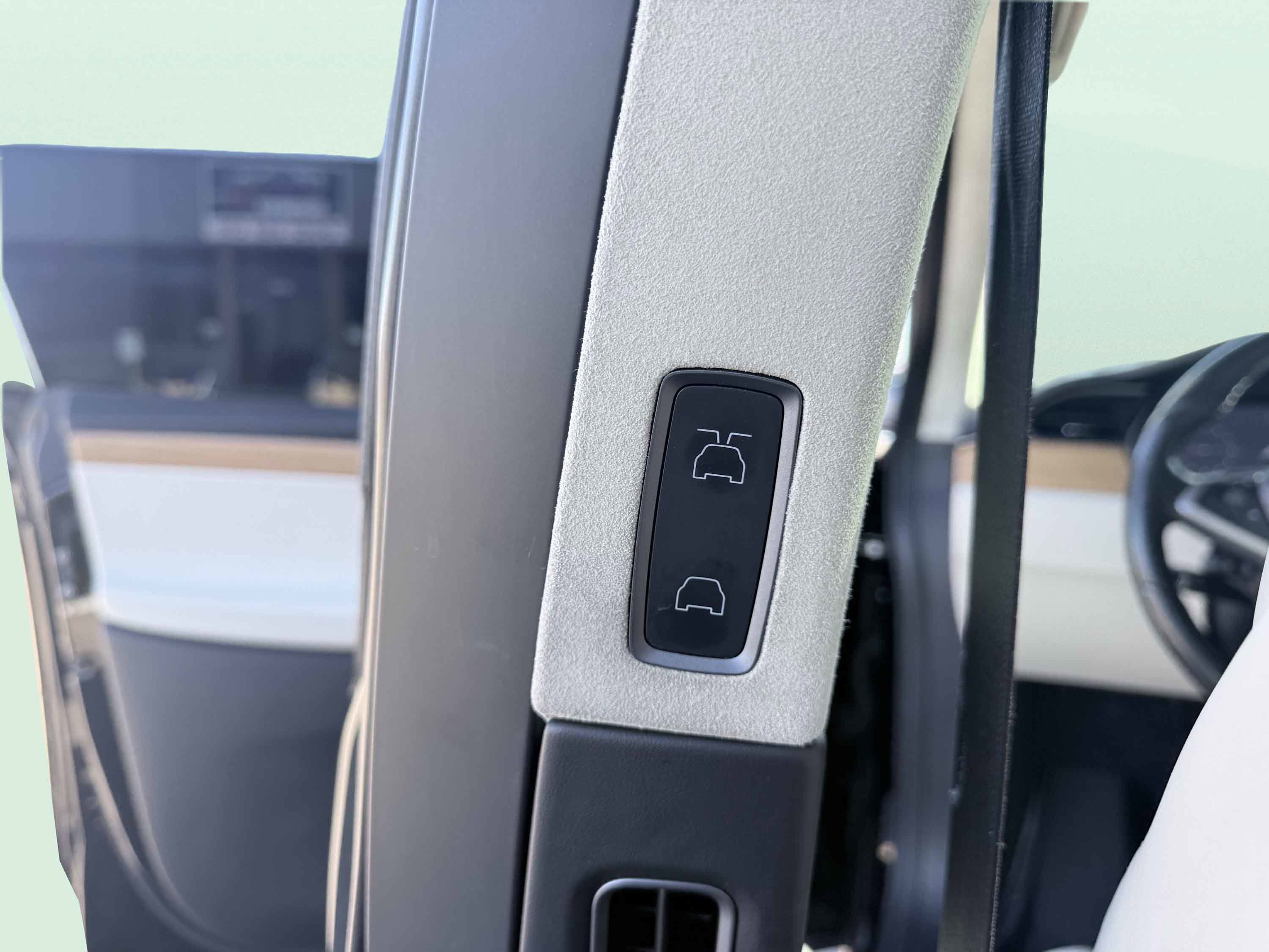 Used 2019 Tesla Model X 75D image 29