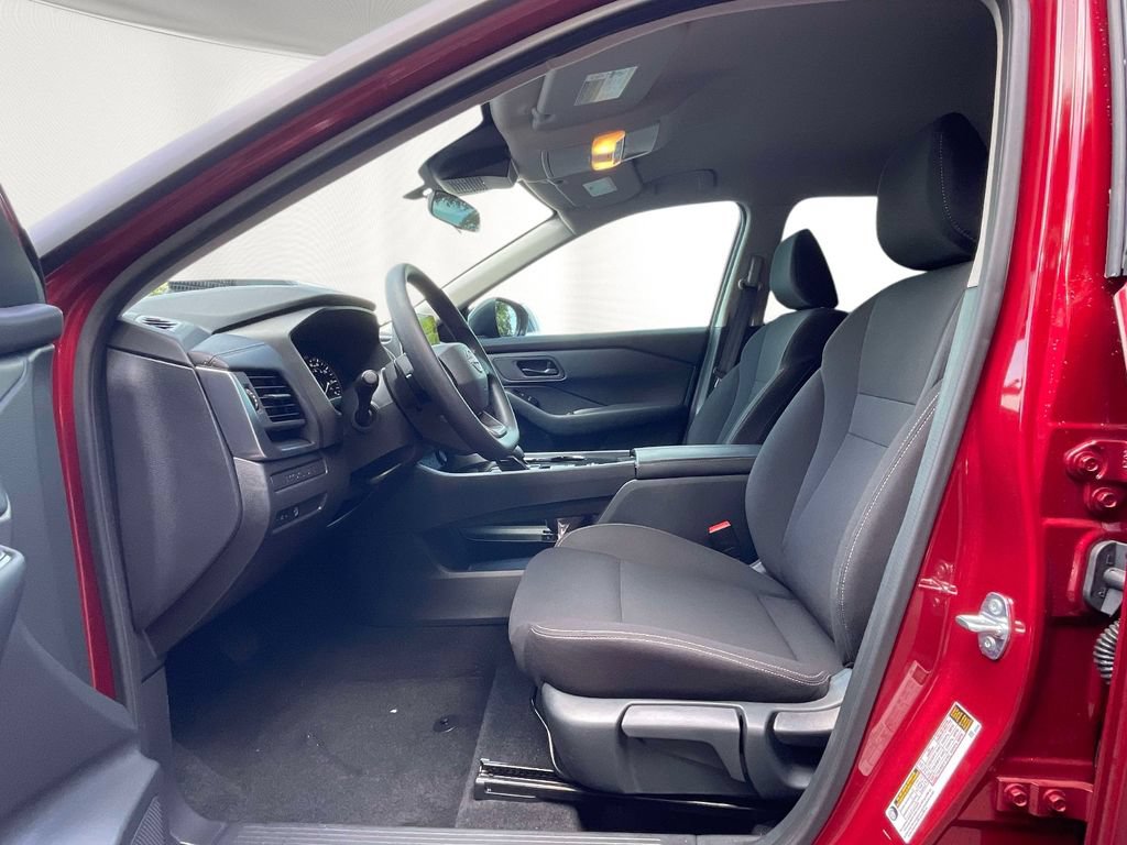 Used 2026 Nissan Rogue S FWD image 14