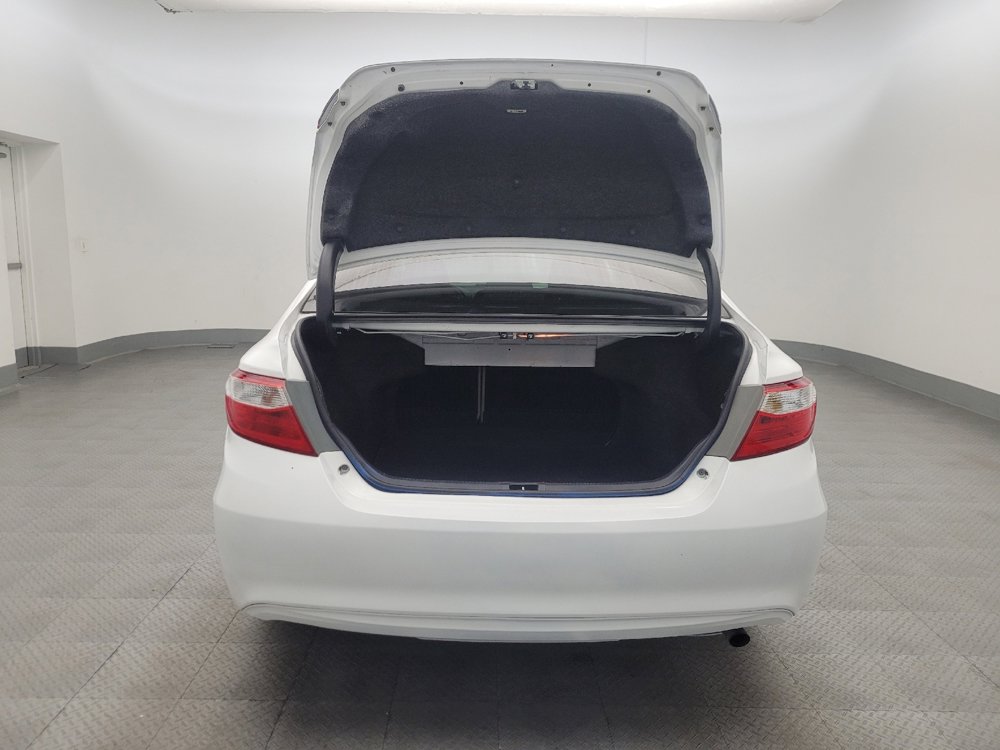 Used 2017 Toyota Camry LE FWD image 29