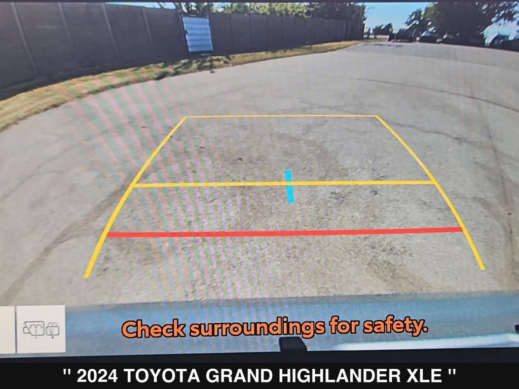 Used 2024 Toyota Grand Highlander AWD image 35