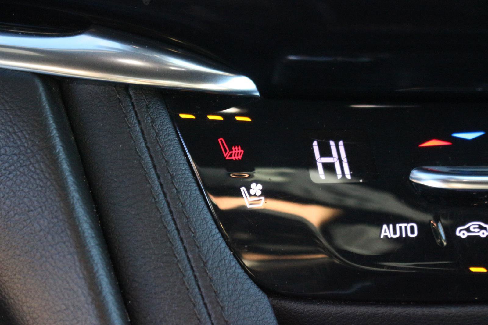 Used 2020 Cadillac XT6 Premium Luxury w/ Platinum Package image 33