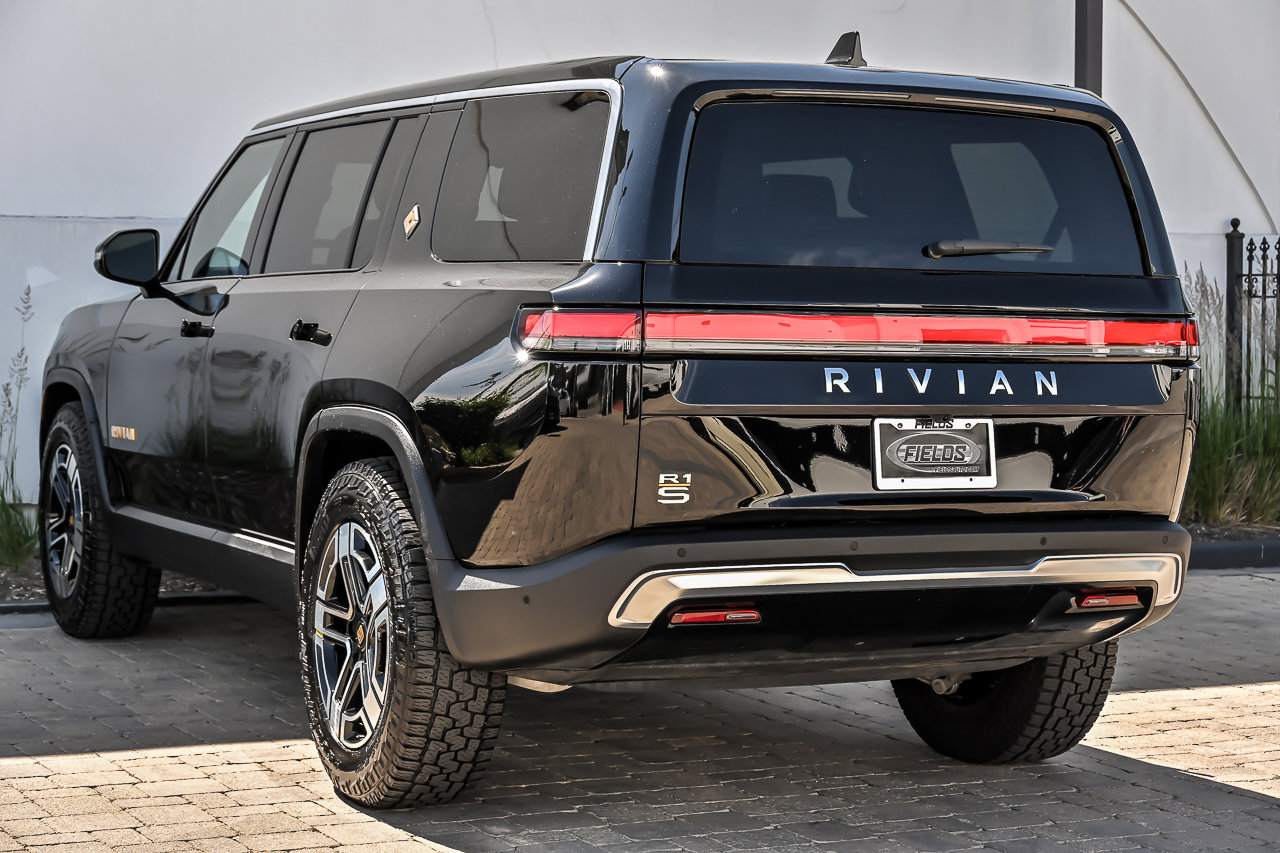 Used 2023 Rivian R1S Adventure AWD/4WD image 11