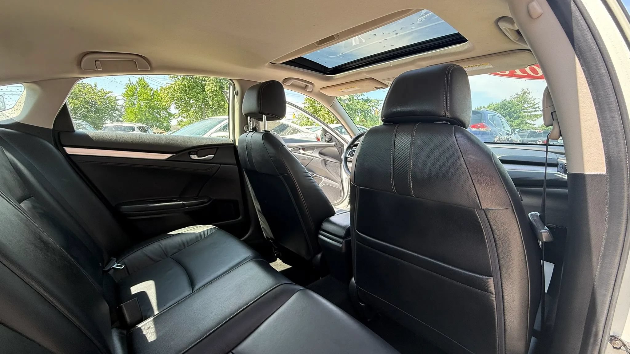 Used 2018 Honda Civic EX-L image 11