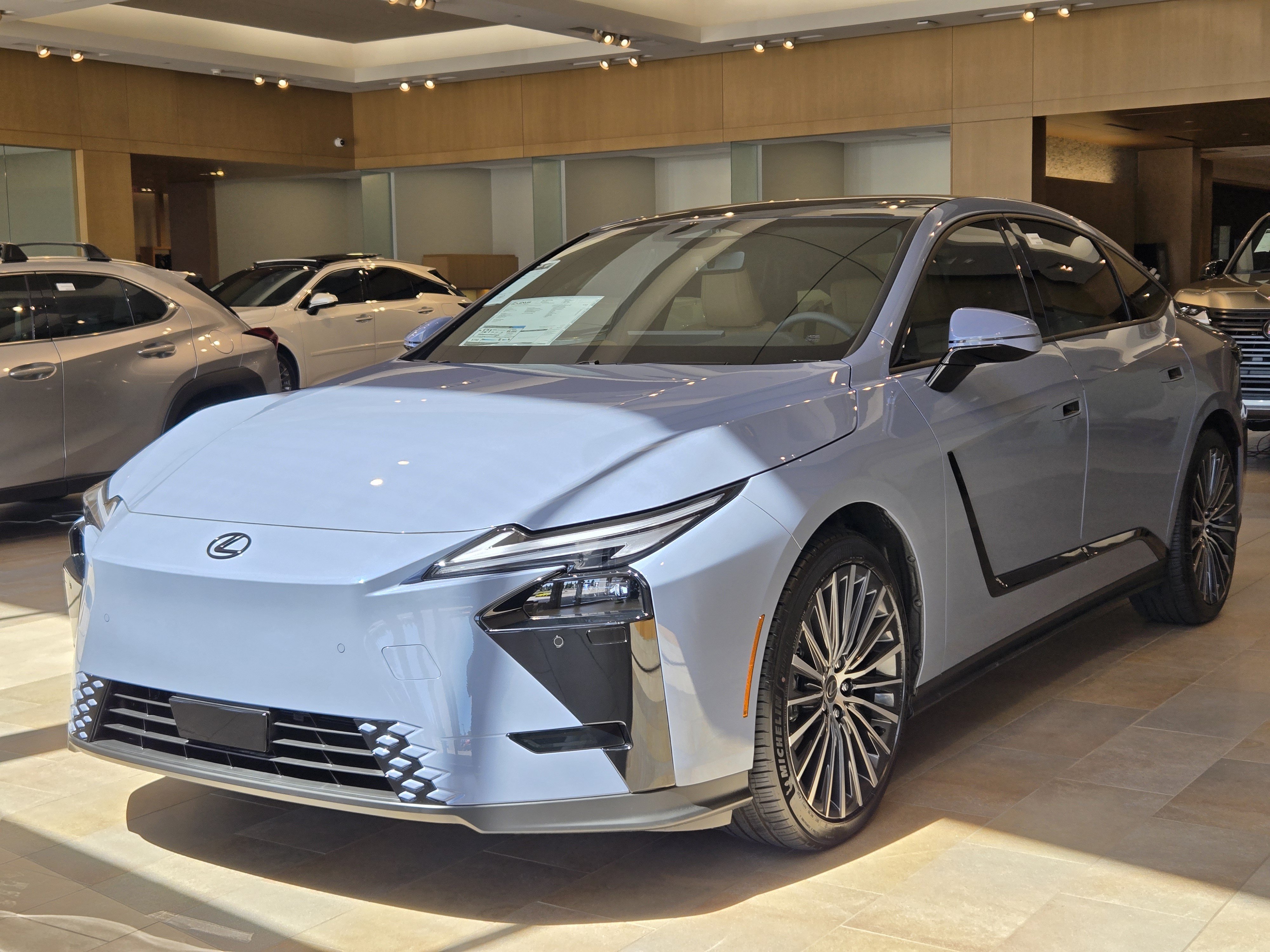 New 2026 Lexus ES 350e