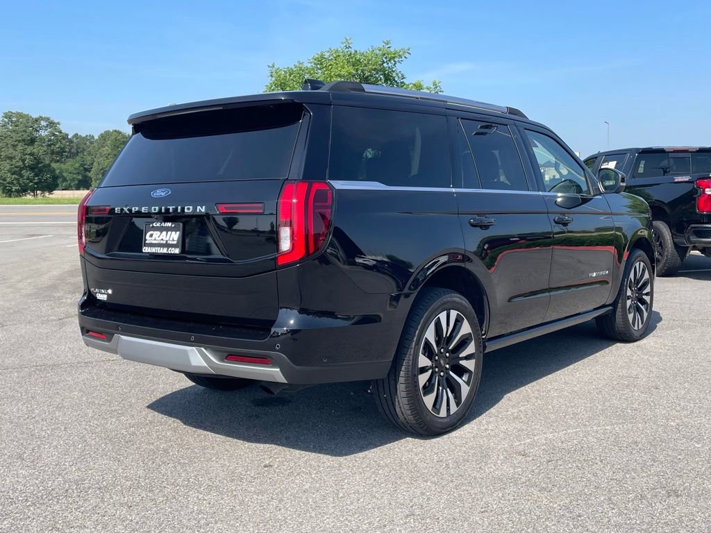 Used 2025 Ford Expedition Platinum w/ Driver's Package AWD/4WD image 8