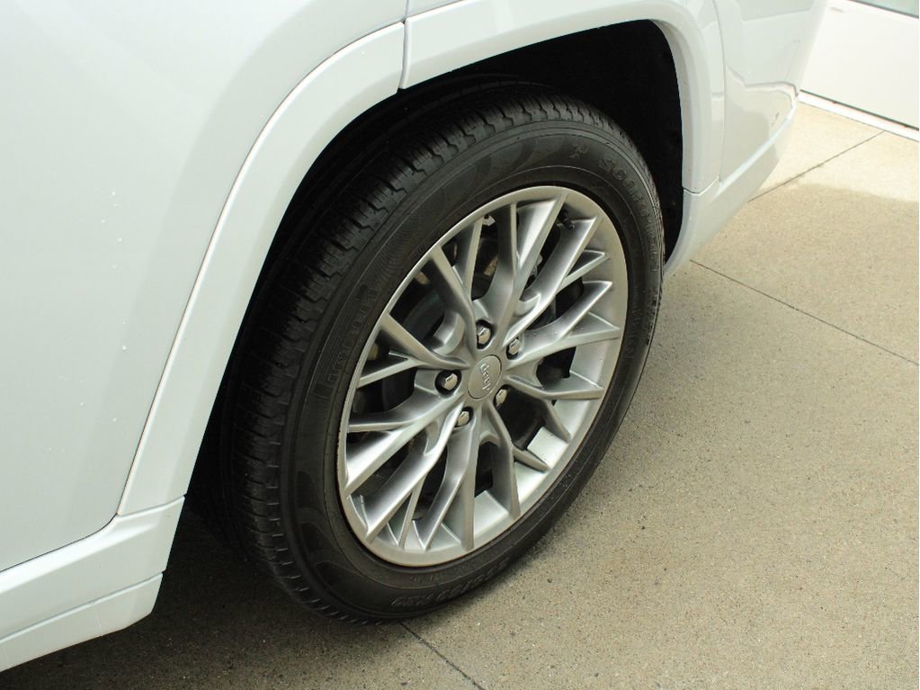 Certified 2025 Jeep Grand Cherokee L Summit image 39