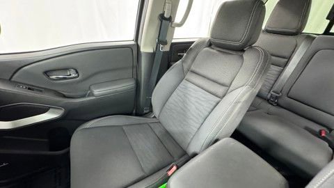 Certified 2023 Nissan Frontier SV w/ SV Convenience Package image 18
