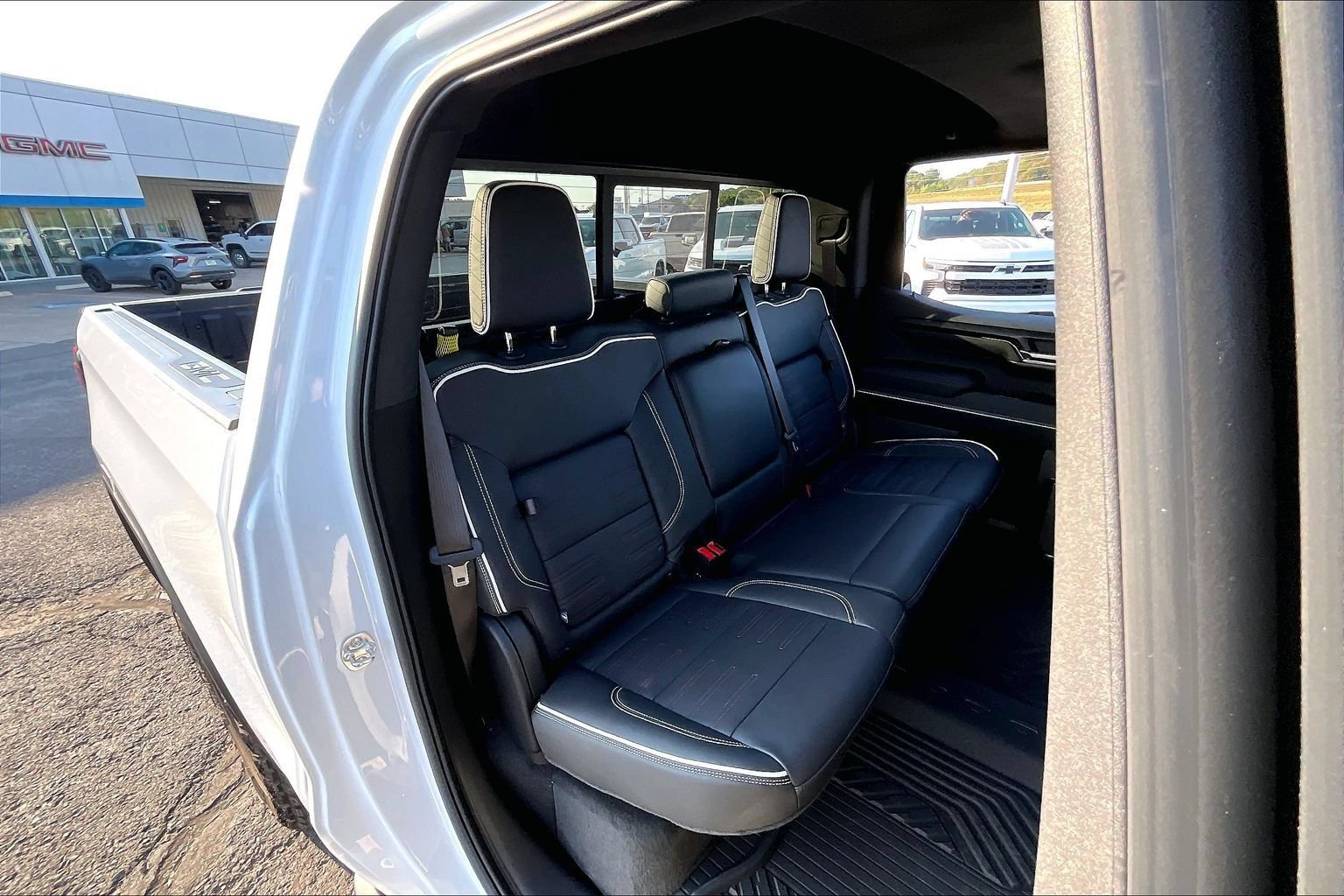 Used 2026 GMC Sierra 1500 AT4X w/ AT4X AEV Edition AWD/4WD image 29