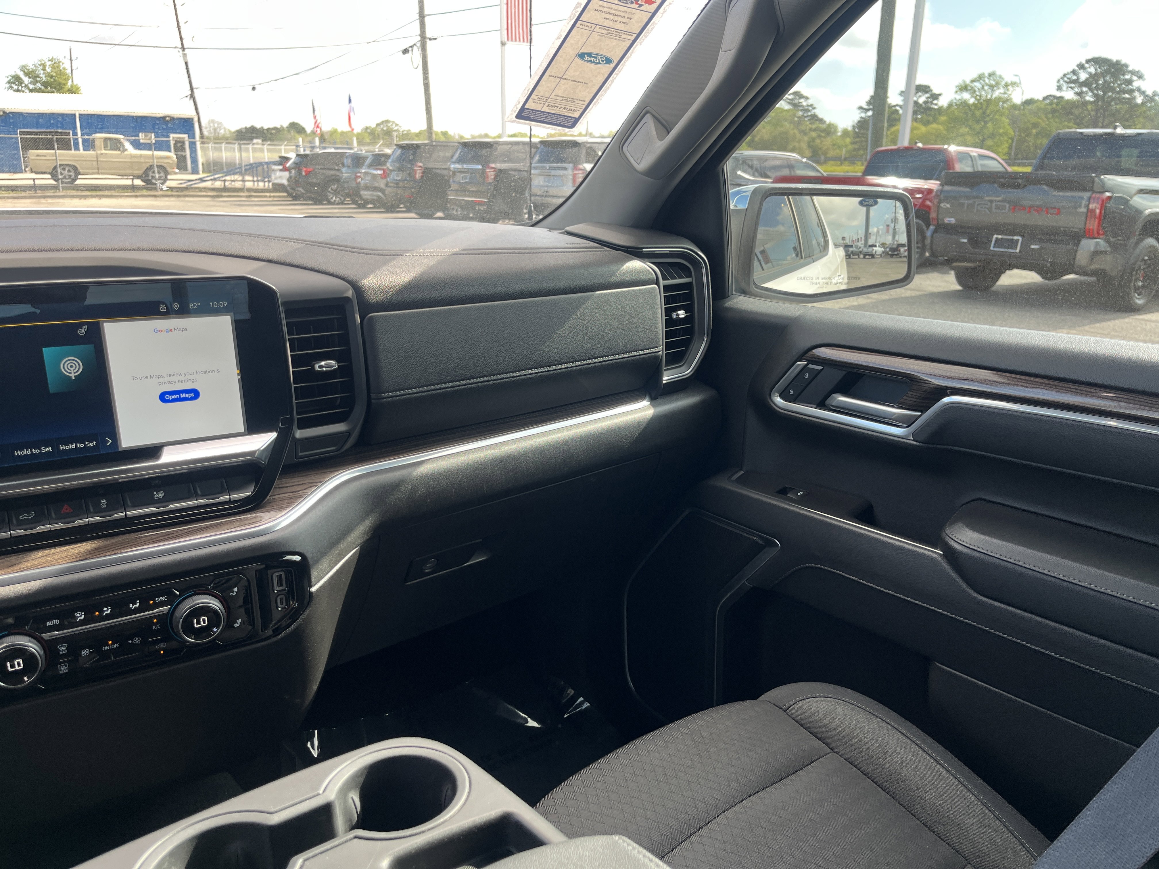 Used 2025 Chevrolet Silverado 1500 LT image 28