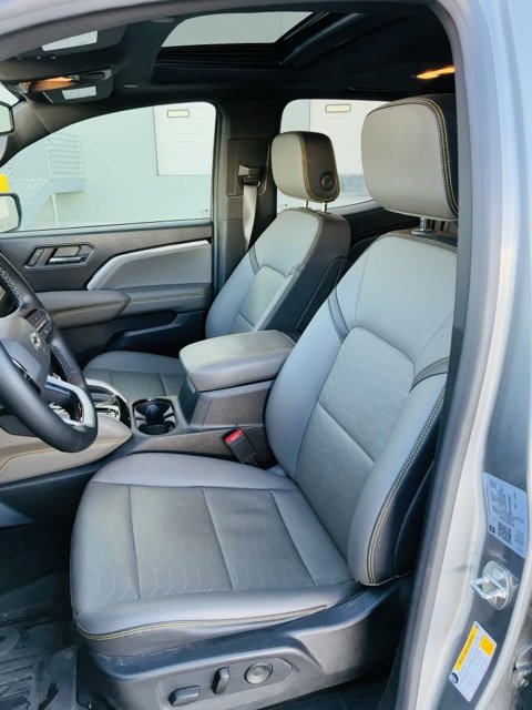 Used 2023 Chevrolet Colorado ZR2 w/ ZR2 Convenience Package III image 13