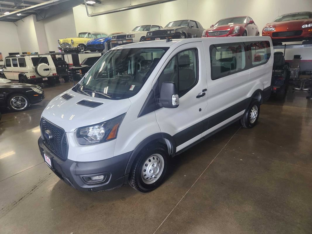 Used 2024 Ford Transit 250 Low Roof AWD image 28