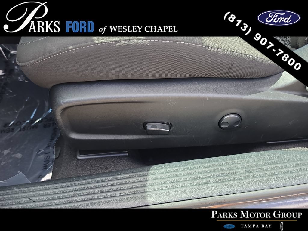 Used 2023 Dodge Challenger SXT RWD image 13