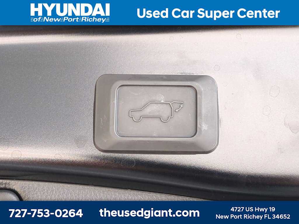Used 2023 Toyota RAV4 XLE Premium FWD image 12
