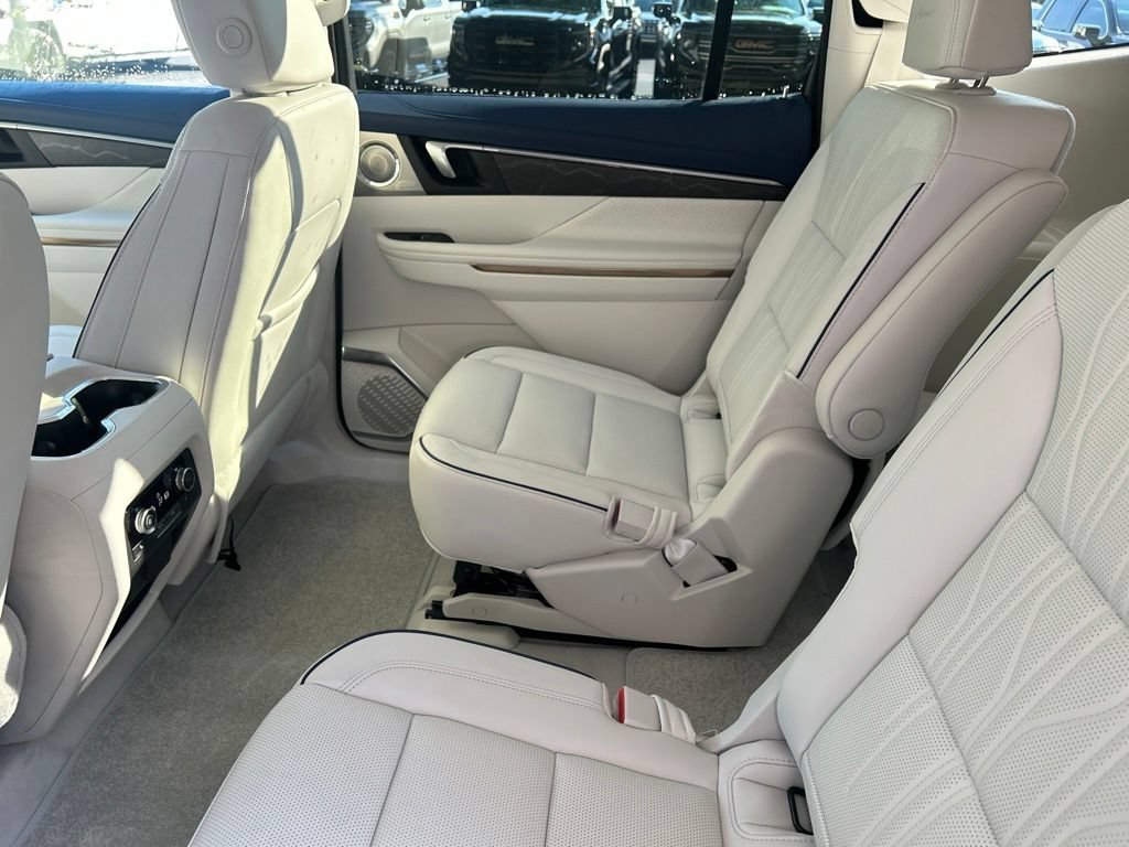 Used 2026 Buick Enclave Avenir w/ Super Cruise Package AWD/4WD image 11