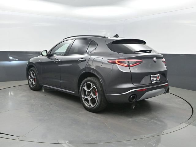Used 2024 Alfa Romeo Stelvio Ti image 3