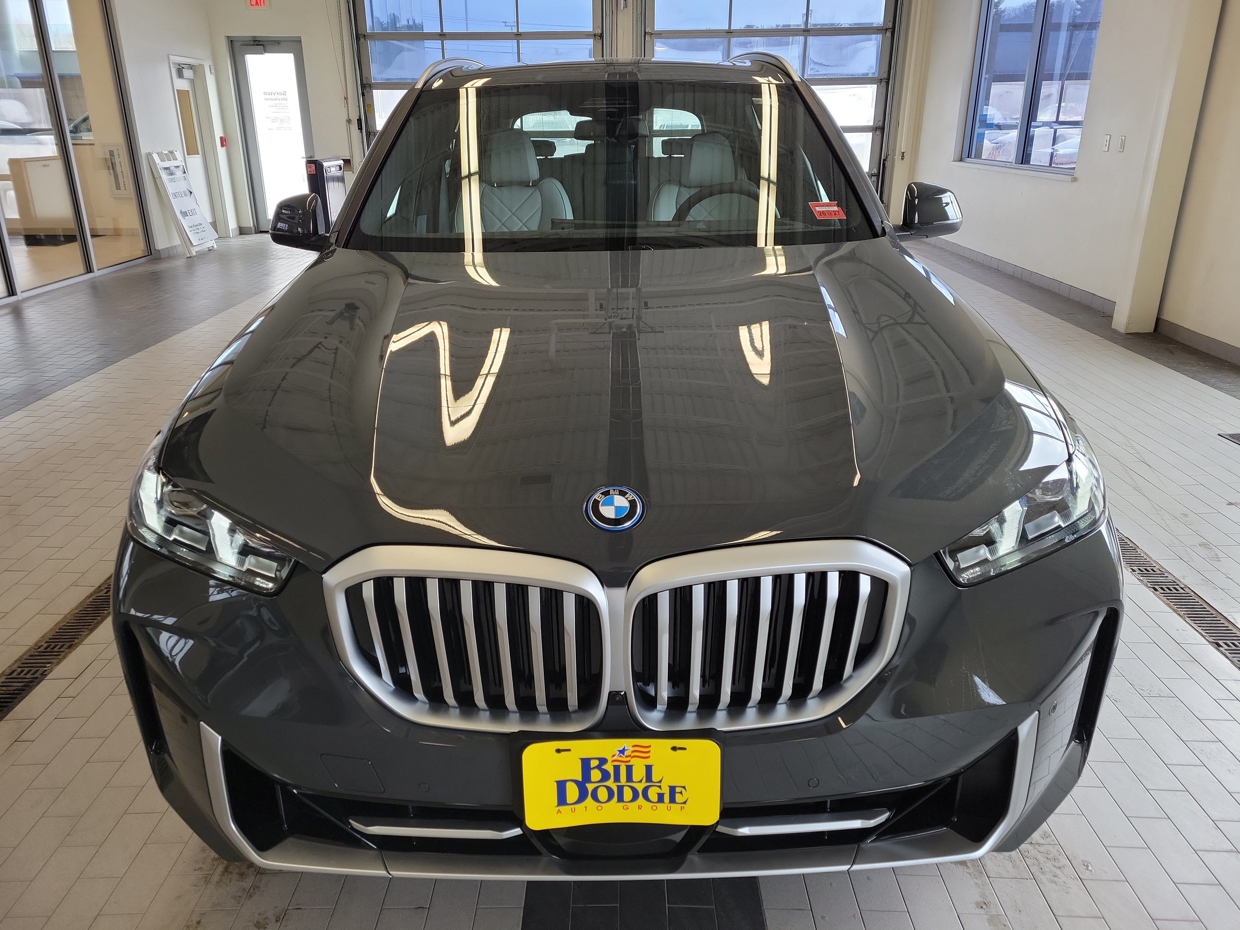 Used 2026 BMW X5 xDrive50e AWD/4WD image 2