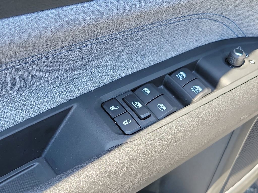 Used 2024 Jeep Compass Latitude AWD/4WD image 18