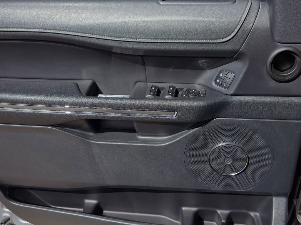 Used 2022 Ford Expedition XLT RWD image 16