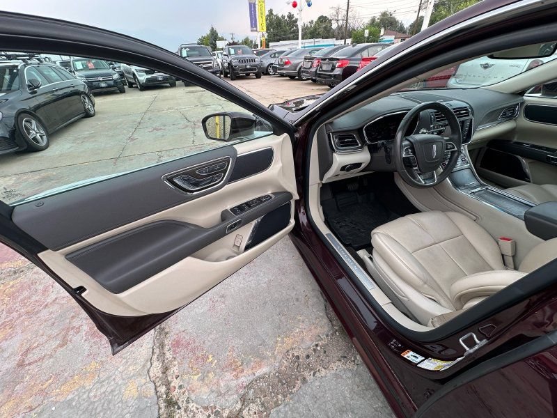 Used 2019 Lincoln Continental Select w/ Continental Climate Package AWD/4WD image 12