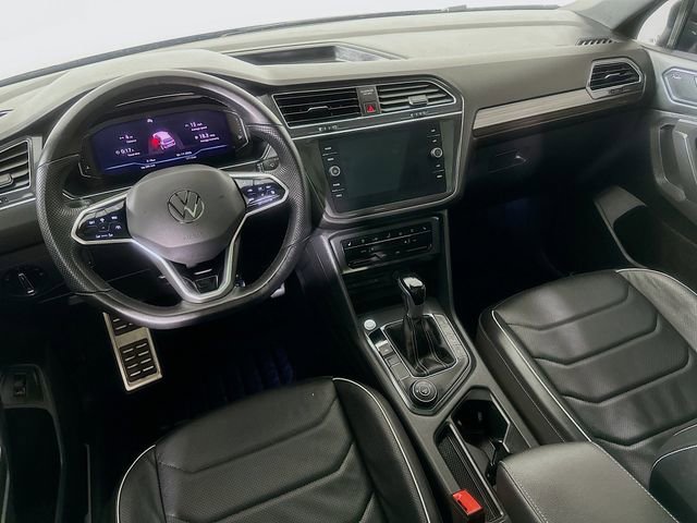 Used 2024 Volkswagen Tiguan SEL R-Line w/ MDO Package, Two-Row image 32