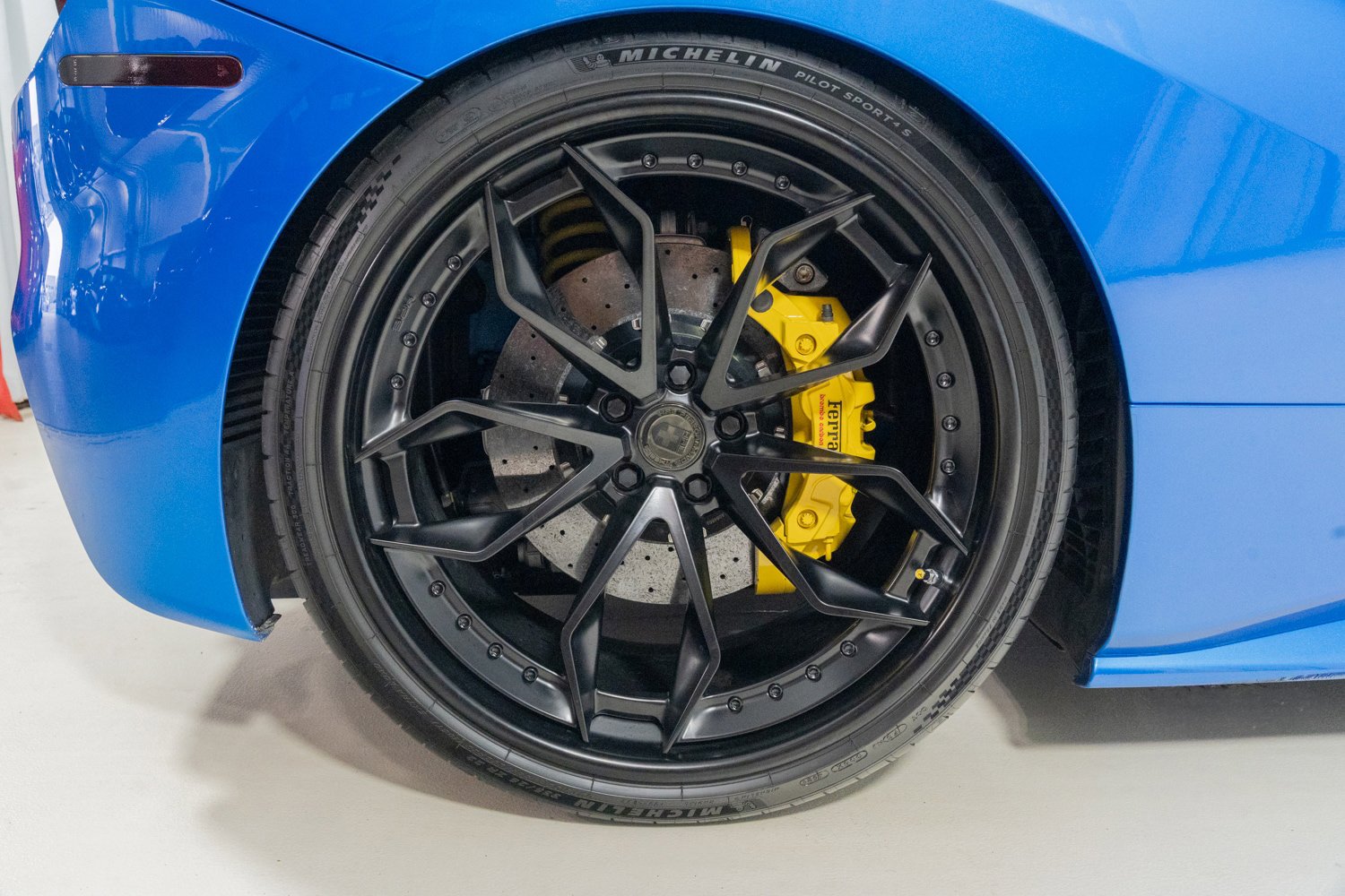 Used 2017 Ferrari 488 Spider RWD image 25
