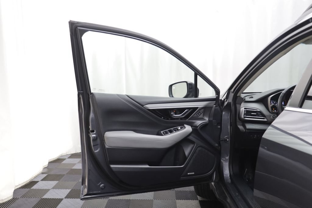 Used 2020 Subaru Outback Limited XT w/ Popular Package #2 AWD/4WD image 4