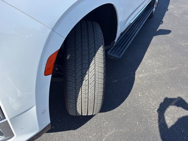 Used 2024 Cadillac Escalade Premium Luxury w/ Performance Package image 26