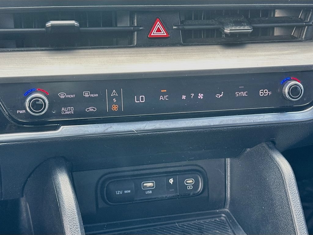 Certified 2023 Kia Sportage EX FWD image 16