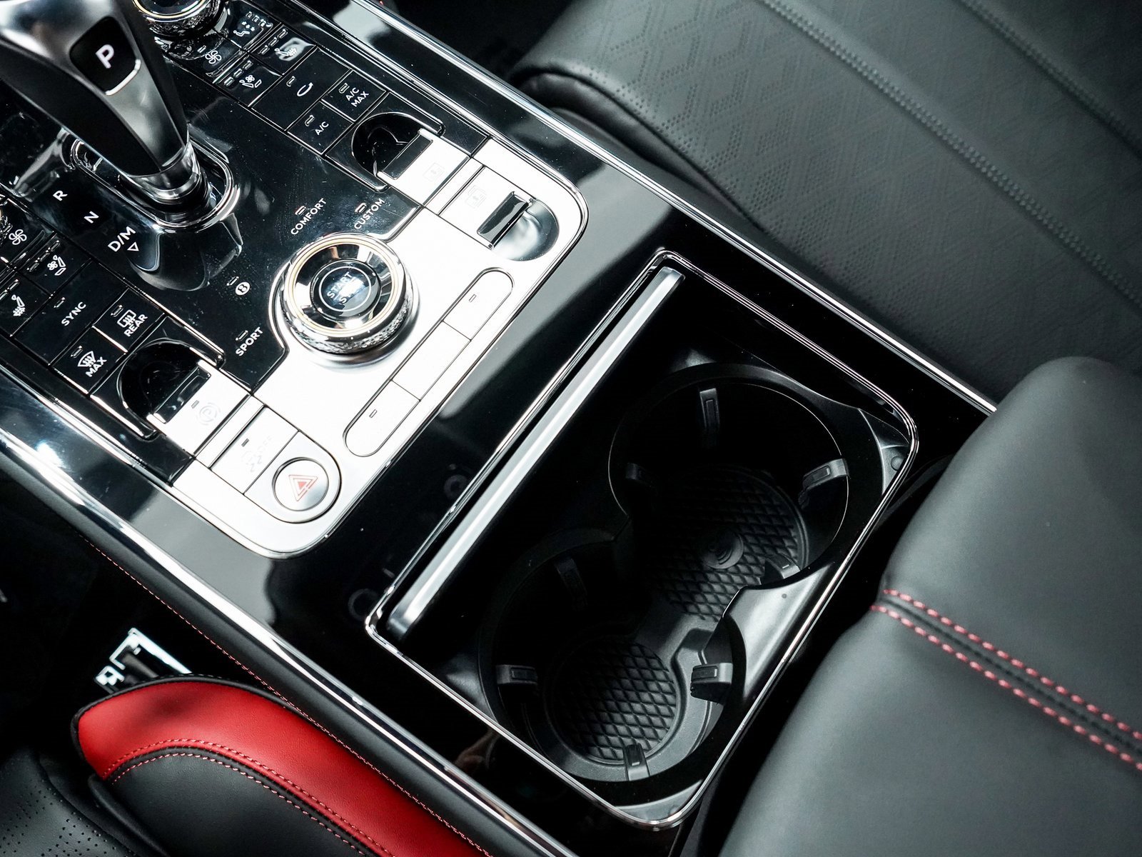 Certified 2025 Bentley Flying Spur Plug-In Hybrid image 35