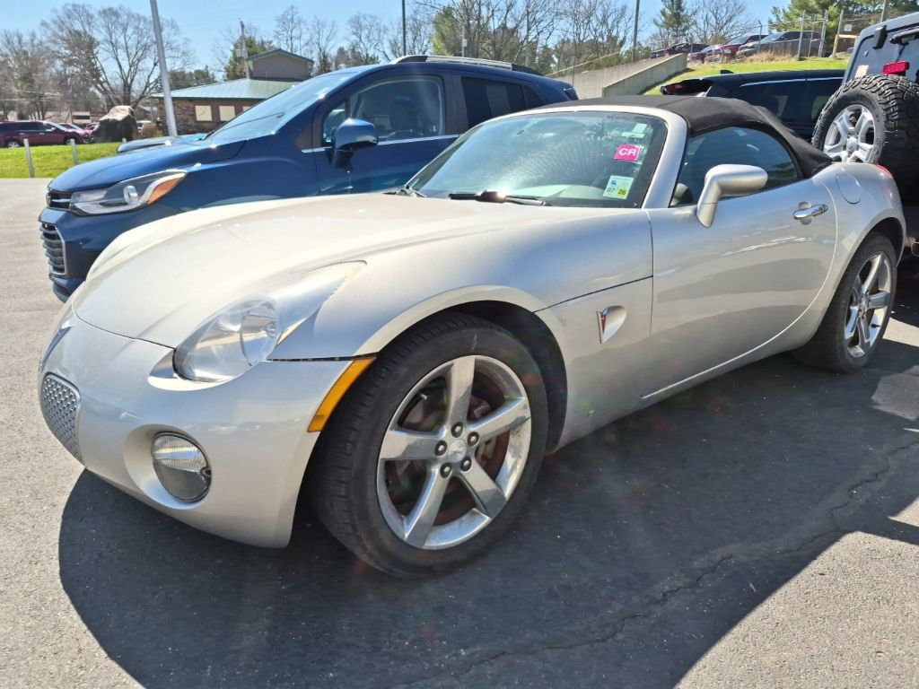 Used 2007 Pontiac Solstice Convertible w/ Premium Package image 2