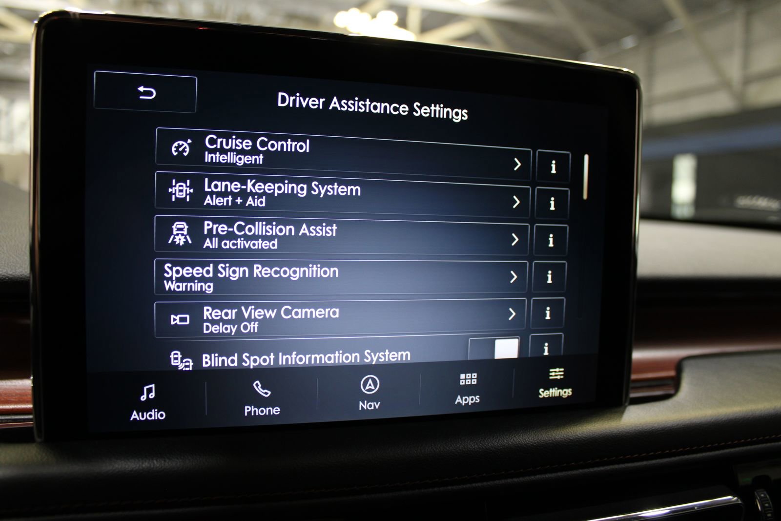 Used 2021 Lincoln Aviator Reserve w/ Equipment Group 202A AWD/4WD image 47