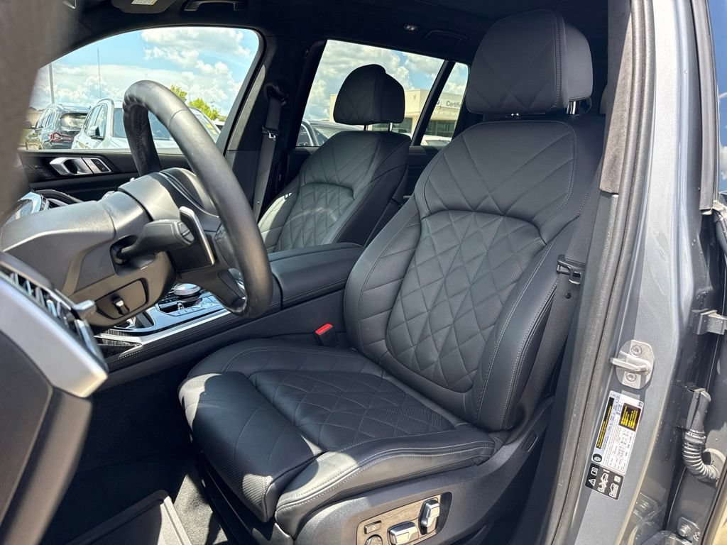 Certified 2025 BMW X7 xDrive40i w/ Executive Package AWD/4WD image 13