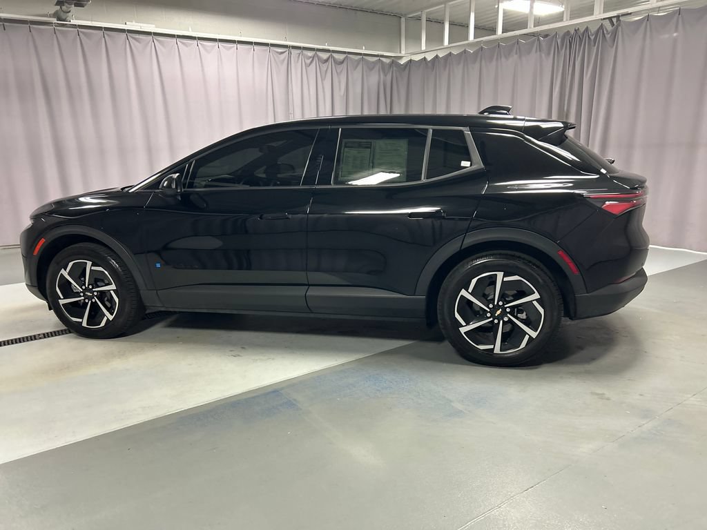 Used 2025 Chevrolet Equinox EV LT FWD image 4